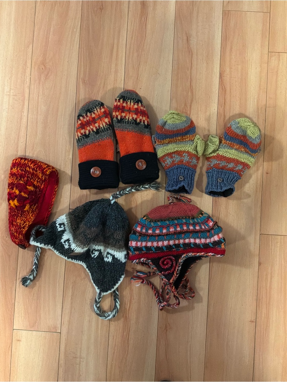 Multicolor Knit Hat and Mitten Set